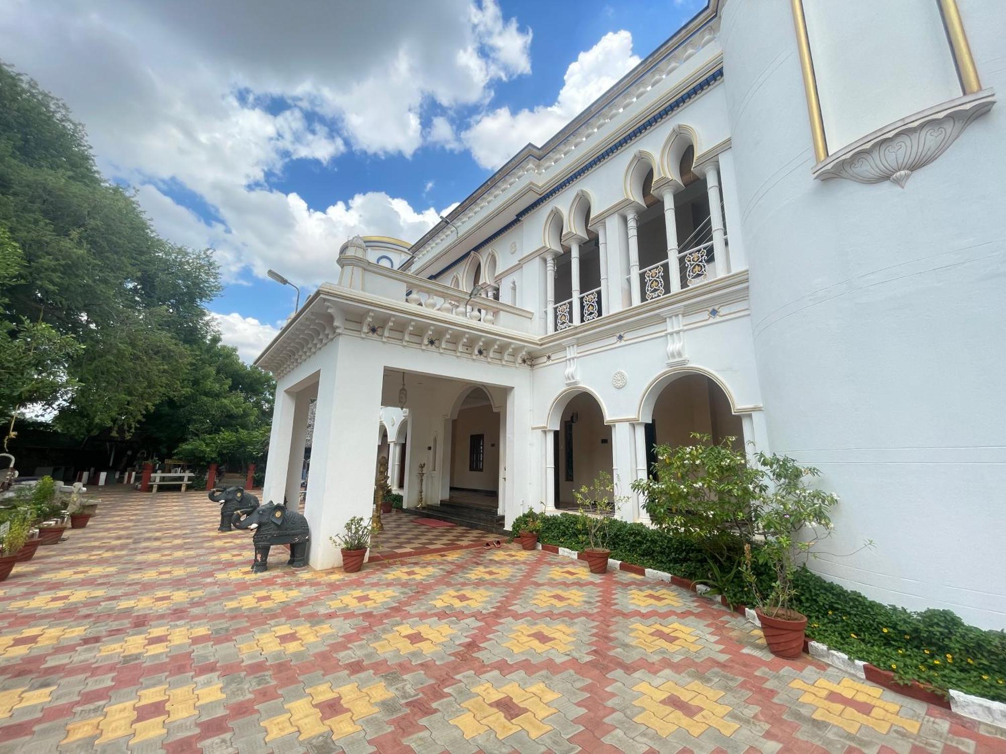 Chola Heritage Resort Карайккуді Екстер'єр фото