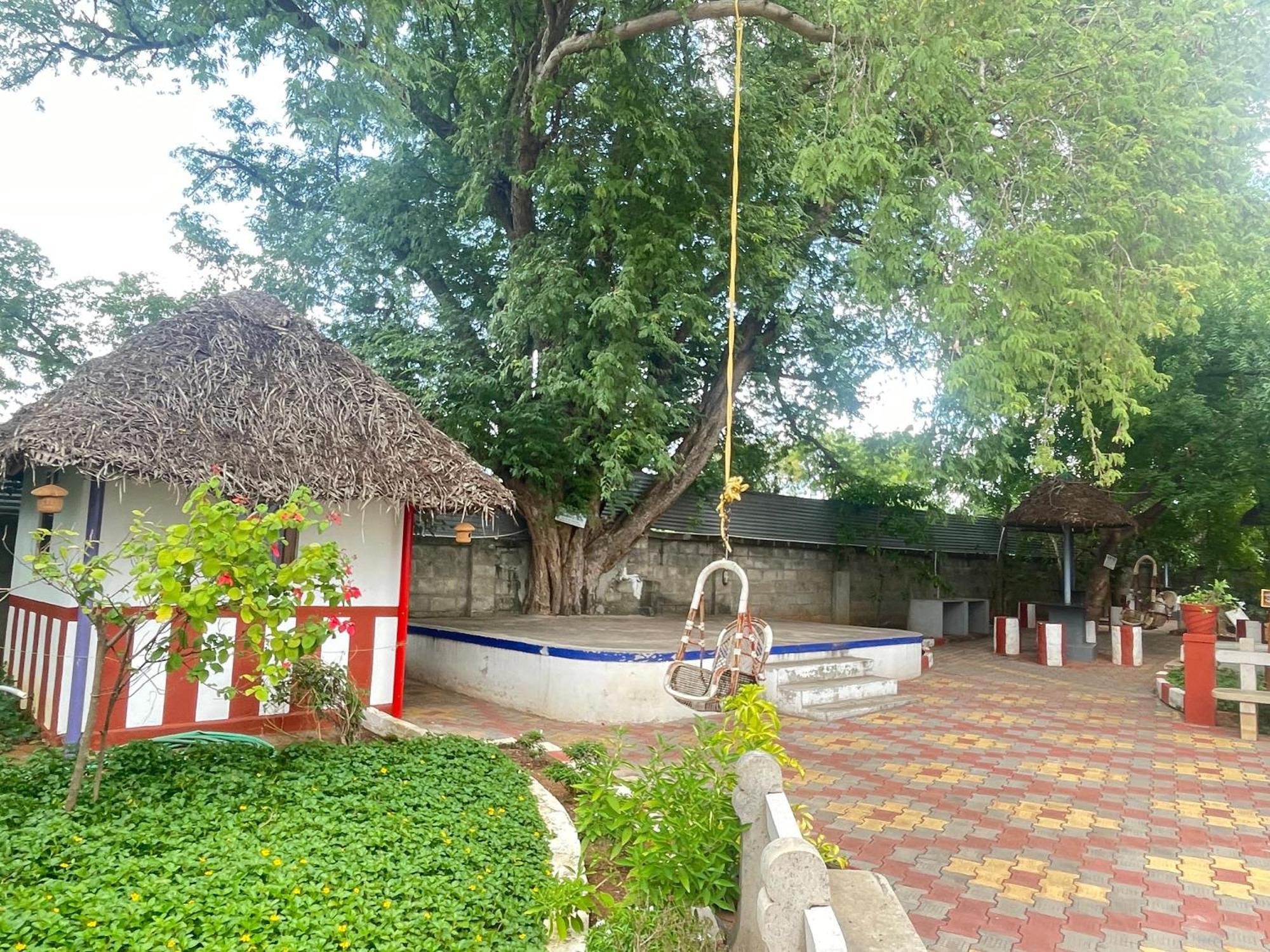 Chola Heritage Resort Карайккуді Екстер'єр фото