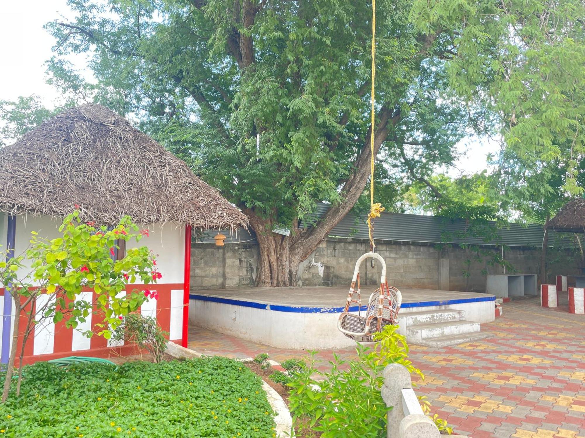 Chola Heritage Resort Карайккуді Екстер'єр фото