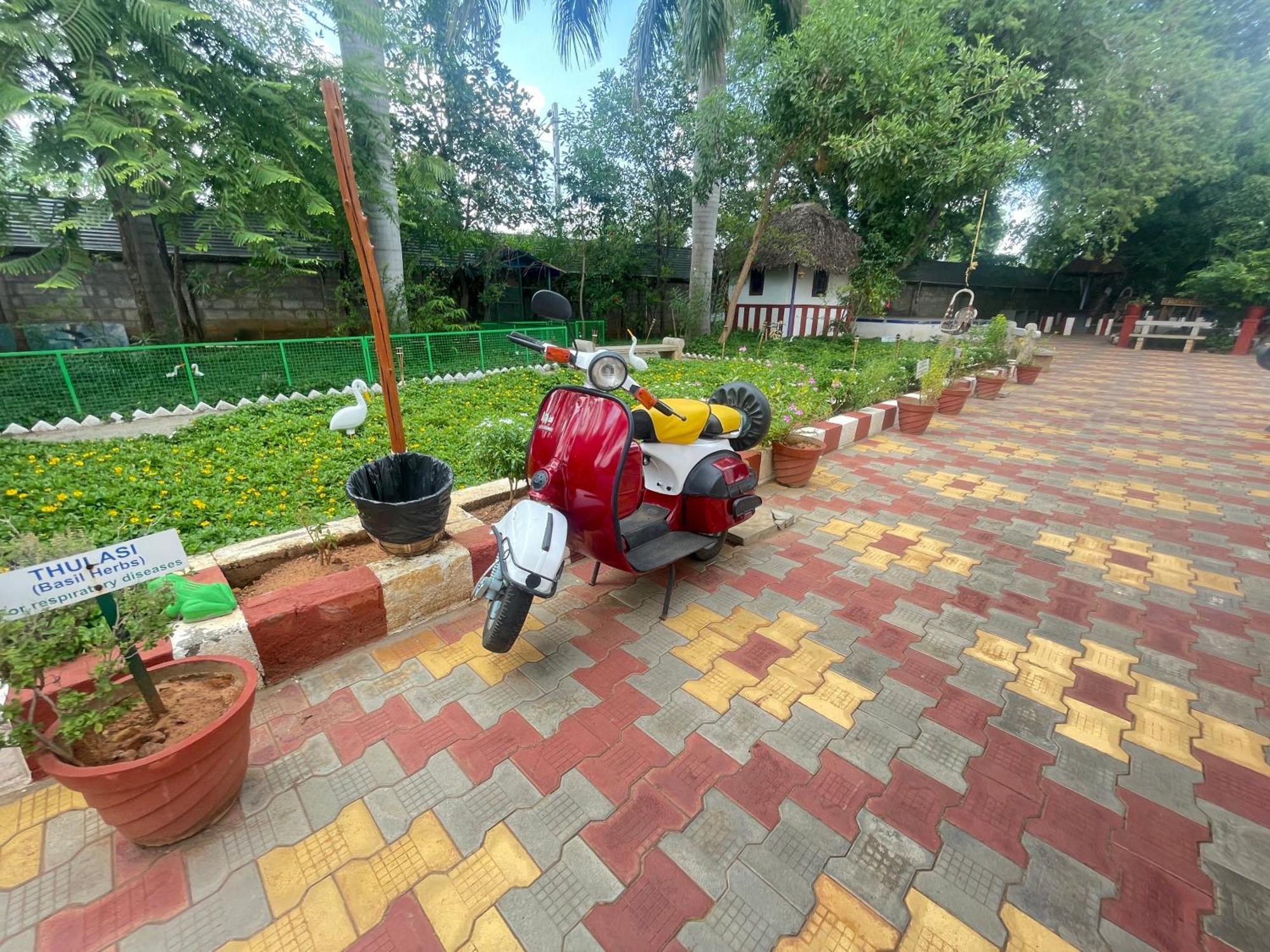 Chola Heritage Resort Карайккуді Екстер'єр фото